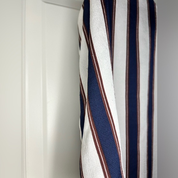 Express tank top, beautiful, preloved. Size M. - Picture 5 of 6